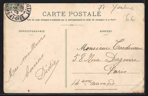 AK Montjoye, facade Est du château avec reflet dans l`eau