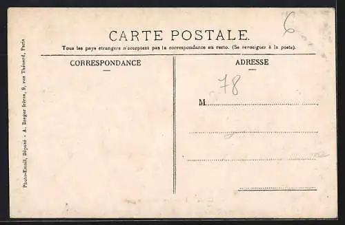 AK Maule, L`Ancien Château entouré d`arbres majestueux