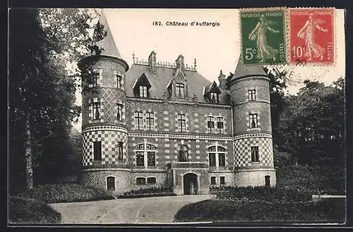 AK Auffargis, Château d`Auffargis majestueux dans un cadre boisé