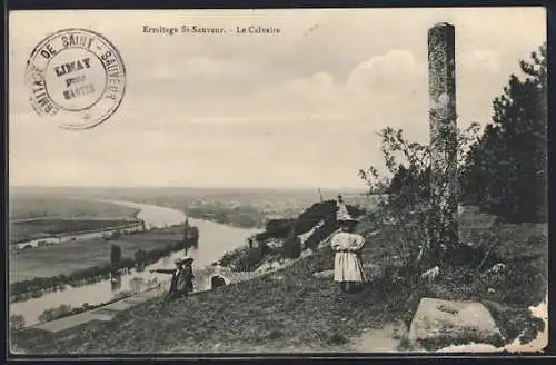 AK Saint-Sauveur, Ermitage St-Sauveur, Le Calvaire avec vue sur le fleuve et la campagne environnante