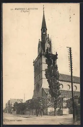 AK Maisons-Laffitte, L`Église avec son clocher imposant et arbres environnants