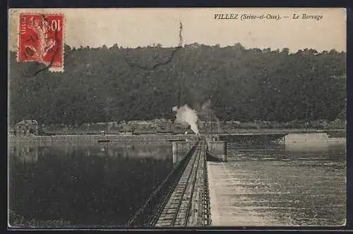 AK Villez, Le Barrage avec vue sur la colline boisée
