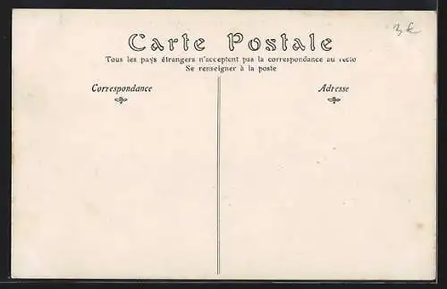 AK Zeppelin Patrie fährt in den Hangar ein