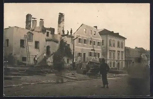 Foto-AK Rohrbach /O.-Oe., Zerstörte Häuser nach einem Brand, 1926