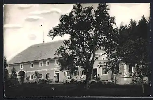Foto-AK Kirchschlag bei Linz, Gasthaus und Krämerei Johann Thaler