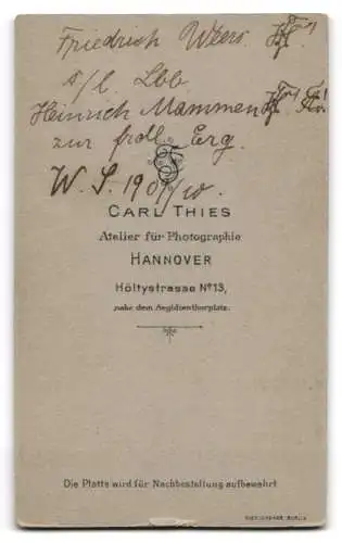 Fotografie Carl Thies, Hannover, Student Friedrich Weers im Anzug mit Couleur, 1910