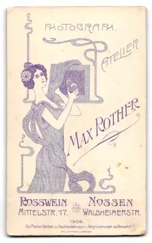 Fotografie Max Rother, Rosswein, junges sächsisches Mädchen zum Schulanfang mit Zuckertüte und Ranzen