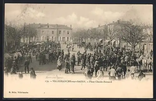 AK Villefranche-sur-Saone, Place Claude-Bernard