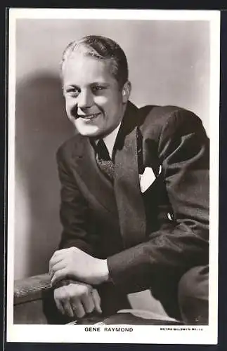 AK Schauspieler Gene Raymond lächelt