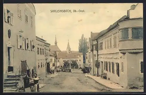 AK Sarleinsbach /O.-Oe., Strassenpartie mit Wohnhäusern