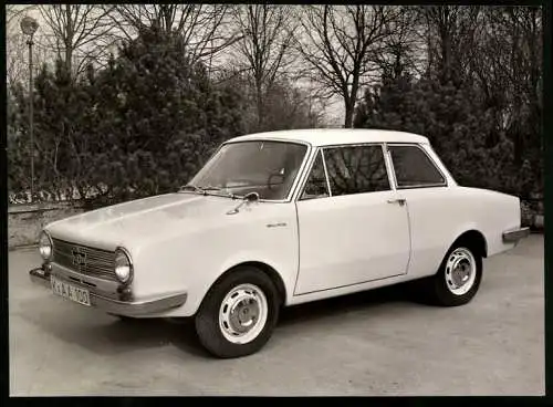 Fotografie Auto Glas 1304 TS mit OHC-Motor, Werkfoto