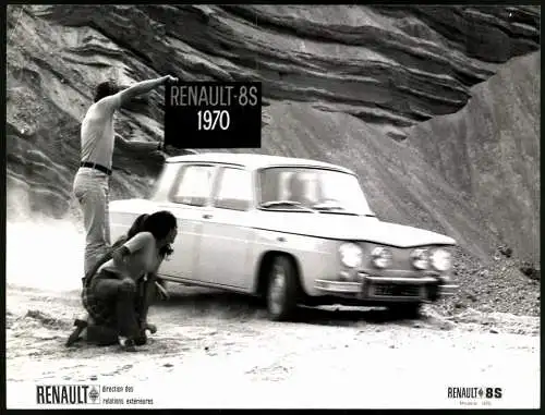 Fotografie Auto Renault 8S Modell 1970, Limousine im Werbespot, Werkfoto