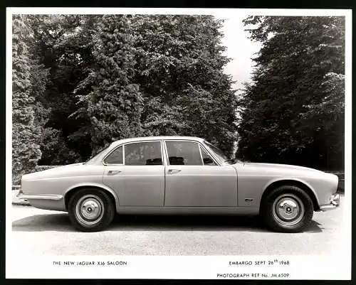 Fotografie Auto Jaguar XJ16 Saloon, Luxus-Limousine, Werkfoto