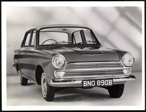 Fotografie Auto Ford Cortina, Limousine als Rechtslenker für den britischen Markt, Werkfoto