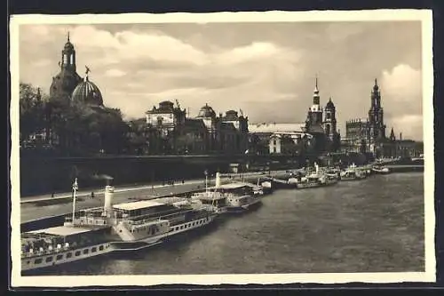AK Dresden, Terrassenufer mit Kirche und Dampfer Leipzig