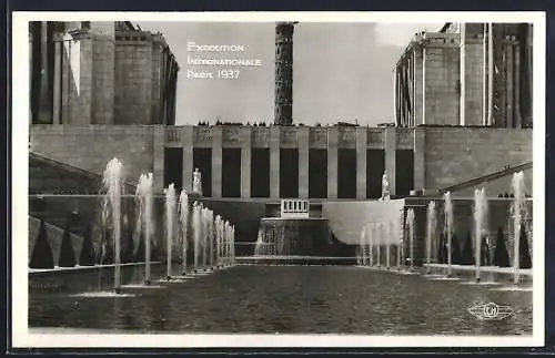 AK Paris, Exposition internationale 1937, Les Bassins et Fontaines du Trocadero
