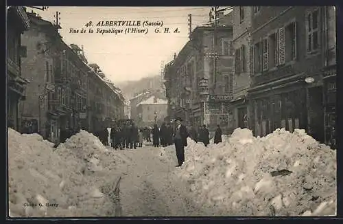 AK Albertville, Rue de la République en hiver, Strassenpartie im Winter