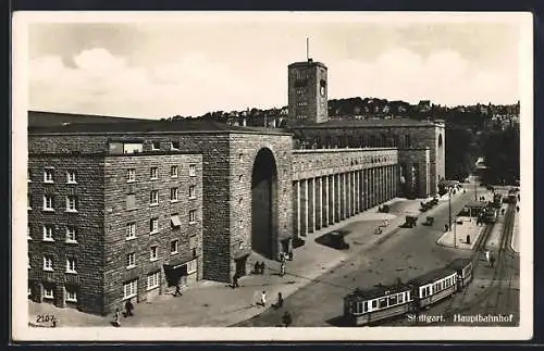 AK Stuttgart, Hauptbahnhof mit Strassenbahn davor