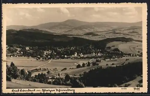 AK Bad Landeck, Totalansicht mit Glatzer Schneeberg