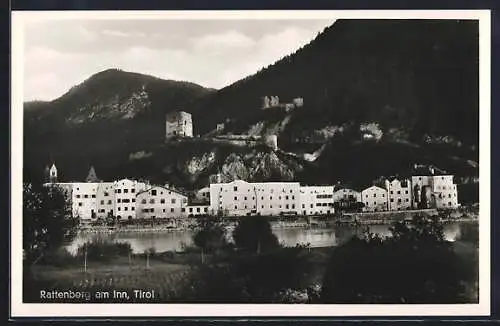 AK Rattenberg am Inn, Ortsansicht mit der Ruine