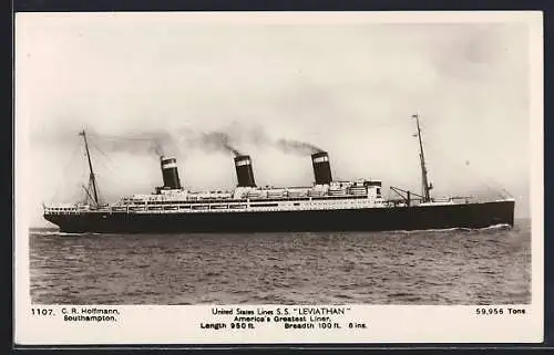 AK Passagierschiff S.S. Leviathan auf dem Meer, längsseits, United States Line