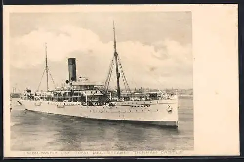 AK Passagierschiff RMS Durham Castle vor der Küste, Union Castle Line