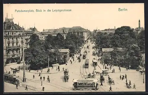 AK Berlin-Tiergarten, Potsdamer Platz, Blick in die Leipzigerstrasse, Strassenbahn, Kutsche, Fahrrad