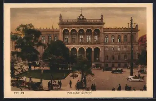 AK Berlin-Tiergarten, Potsdamer Bahnhof, Strassenansicht mit Automobilen und Pferdedroschken