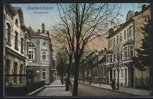 AK Oberhollabrunn, Ortsansicht mit Bahnstrasse