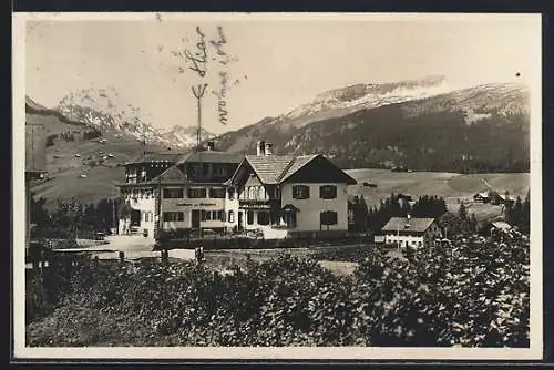 AK Riezlern, Gasthof Traube gegen Berge