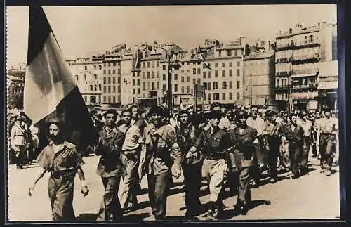 AK Marseille, De Sienne a Belfort, Les F. F. défilent à Marseille
