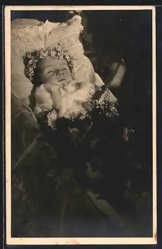 Foto-AK Post mortem Bild von Wolfgang Schäfer, starb 1929 im Alter von 4 Monaten