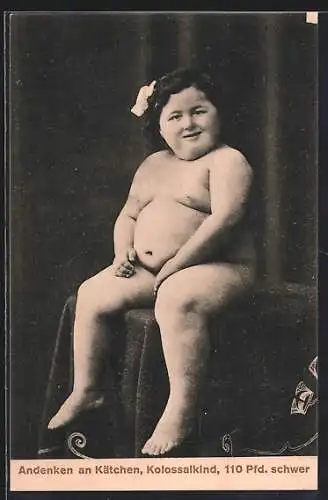 AK Nacktes Kolossalkind Kätchen, 110 Pfund schwer