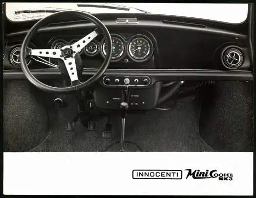Fotografie Auto Innocenti Mini Cooper MK3, Cockpit, Armaturen, PKW für den italienischen Markt, Werkfoto