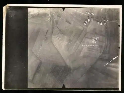 Fotografie Ansicht Le Heri, Luftbild der Fl. A. 257 vom 28.03.1917, zeigt Flugplatz nordöstlich von Le Heri