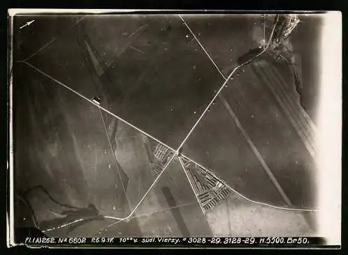 Fotografie Ansicht Vierzy, Luftbild der Fl. A. 262 vom 25.09.1917 zeigt ein Dorf südlich von Vierzy