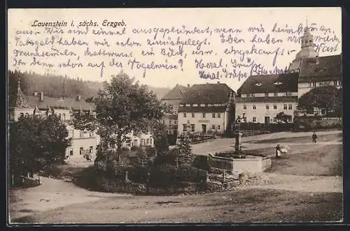 AK Lauenstein i. sächs. Erzgeb., Blick auf den Ort mit Parkanlage und Passanten