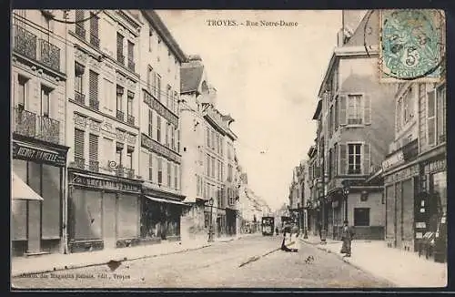AK Troyes, Rue Notre-Dame, Strassenbahn