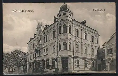 AK Bad Hall, Menschen vor dem Emilienhof