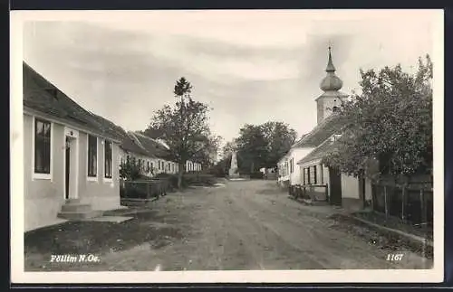 AK Poysdorf /N.-Ö., Föllim, Strassenpartie mit Denkmal und Kirche