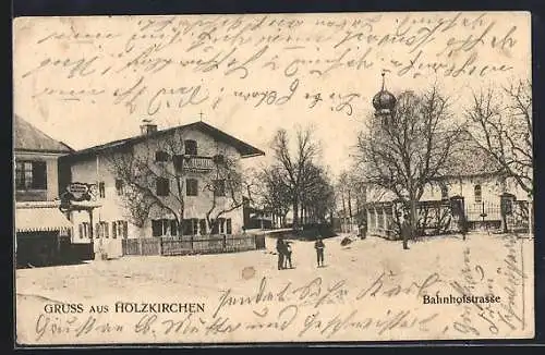 AK Holzkirchen / Vilshofen, Bahnhofstrasse mit Kirche