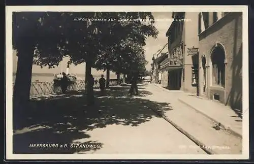 AK Meersburg a. B., Strasse Strandweg am Strand-Café mit Metzgerei K. Rothmund