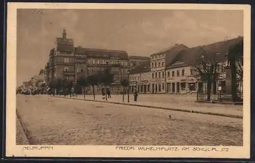 AK Neuruppin, Friedr. Wilhelmplatz am Schulplatz