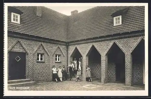 AK Rheinsberg, Jugendherberge, Prebelower See, der Innenhof