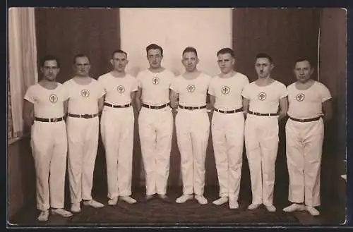 AK Acht Turner in einer Riege