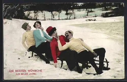 AK Zwei Paare beim Liebkosen auf ihren Schlitten