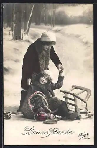 AK Zwei Mädchen bei der Abfahrt vom Schlitten gestürzt