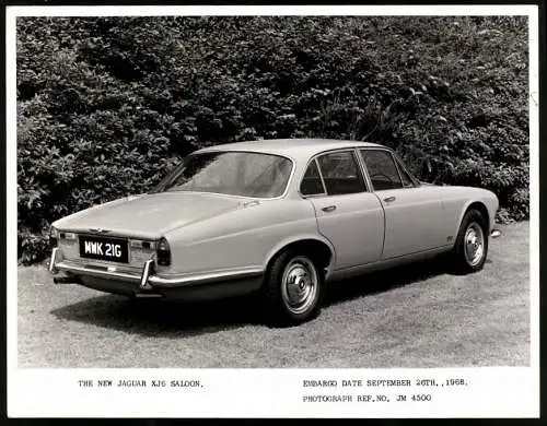 Fotografie Auto Jaguar XJ6 Saloon, Luxus-Limousine mit 2800ccm Motor, Werkfoto