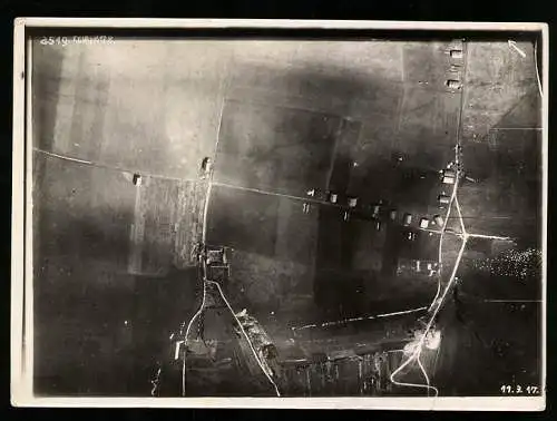 Fotografie Ansicht Fismes, Luftbild der Fl.A. 278, Blick auf den Flugplatz Bonne Maison Aerodrome, Foto vom 11.03.1917