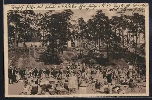 AK Berlin-Wannsee, Frauen im Badeanzug im Freibad